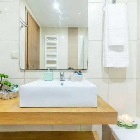 Luxury Maisonette Near The Holiday home