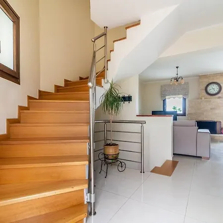 Luxury Maisonette Near The Holiday home *
