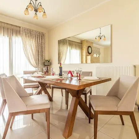 Holiday home Luxury Maisonette Near The *